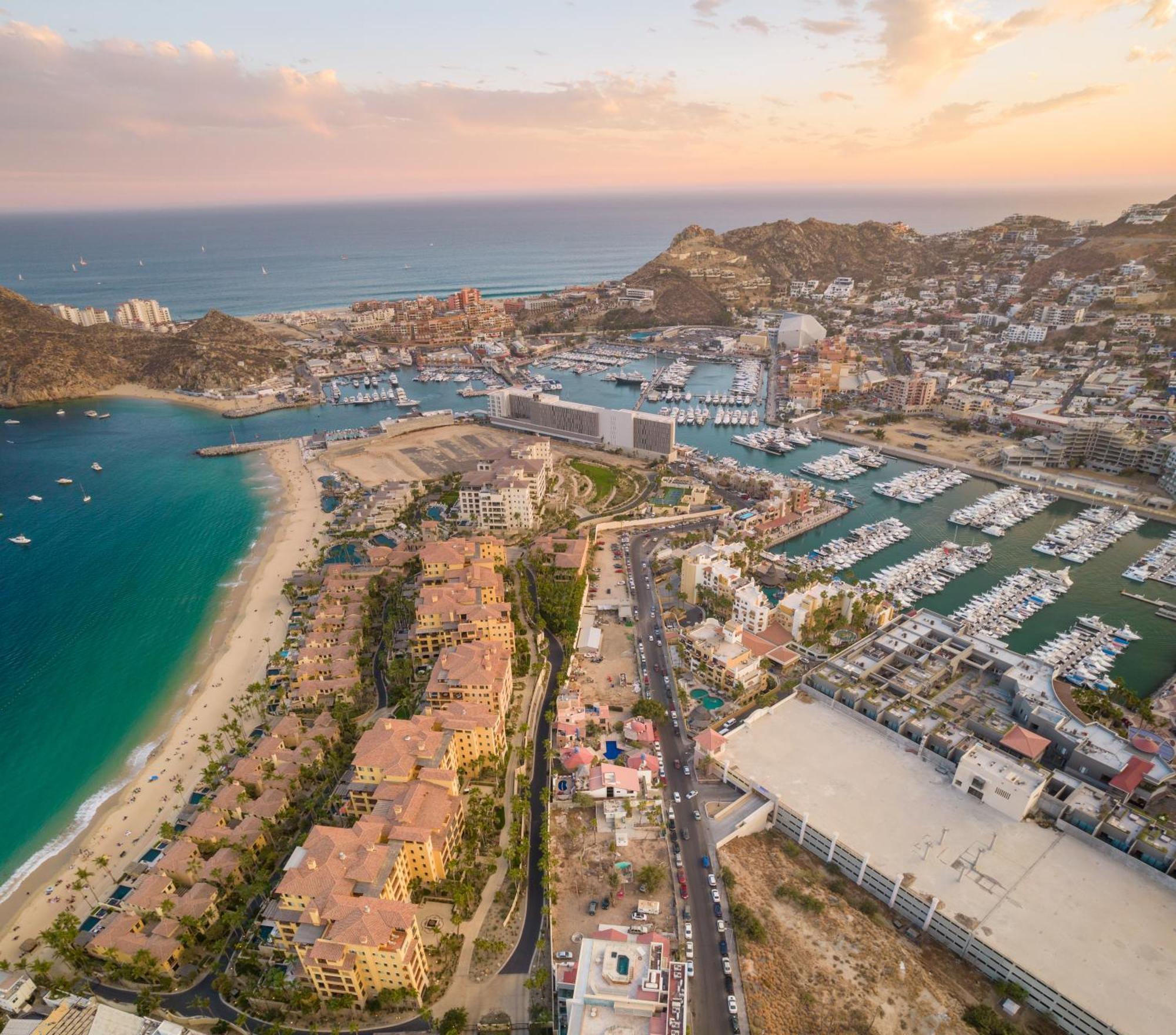 Cabo's Hidden Gem! Steps To The Marina Or Cabo San Lucas